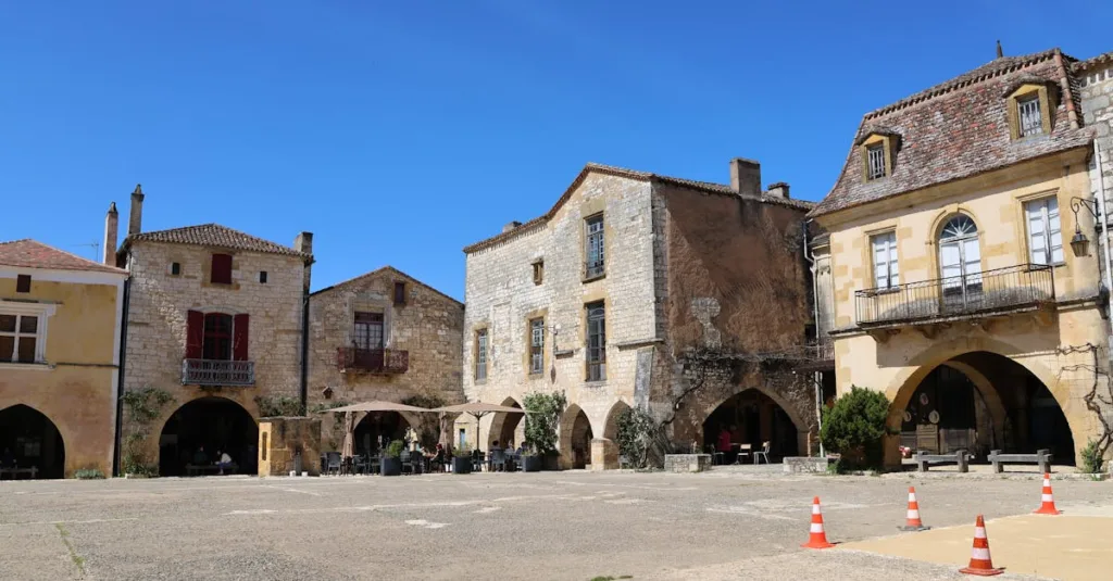 découvrez comment préparer votre budget pour l'achat de terrain en dordogne en 2026, avec conseils et estimations pour un investissement réussi.