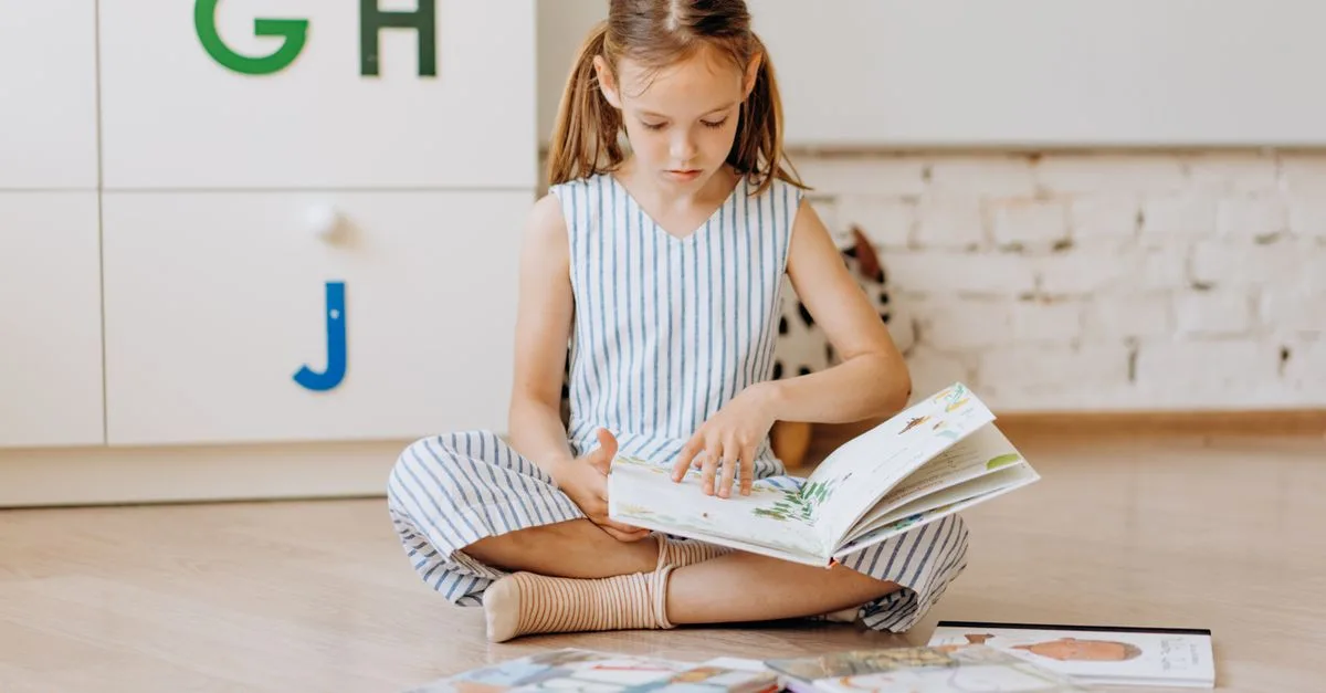 découvrez les bases de la littératie précoce pour favoriser le développement du langage et des compétences en lecture dès le plus jeune âge.