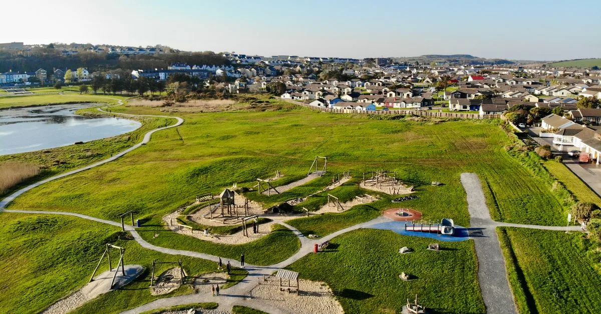 évaluez un terrain en parc résidentiel de loisirs : vérifiez son statut, ses règles d’urbanisme, ses équipements et les points clés avant l’achat.